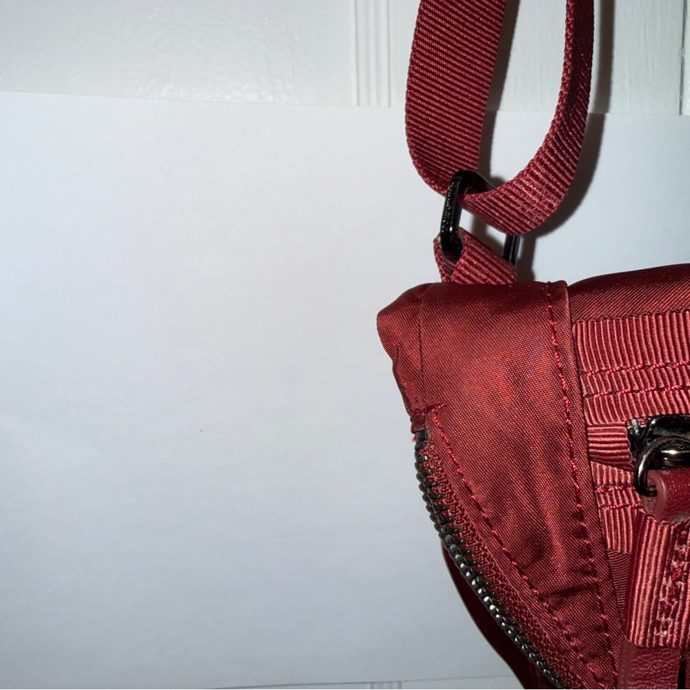 lululemon athletica Red Crossbody Bag - Picture 8 of 9